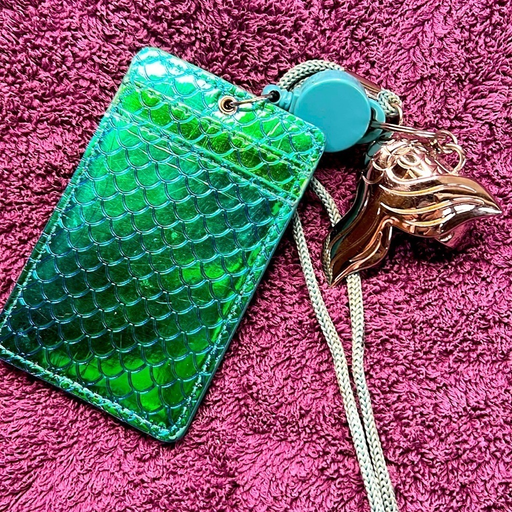 Bath & Body Works Lanyard Card Case, Breakaway Clasp, 4.25” X 3.75” Card Case